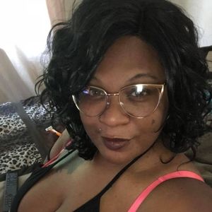 Meet your Posher, Ebony